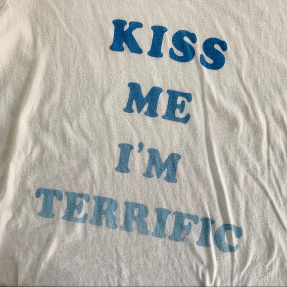 SOLD!!! WILDFOX ‘Kiss Me I’m Terrific’ T-Shirt - Picture 6 of 7